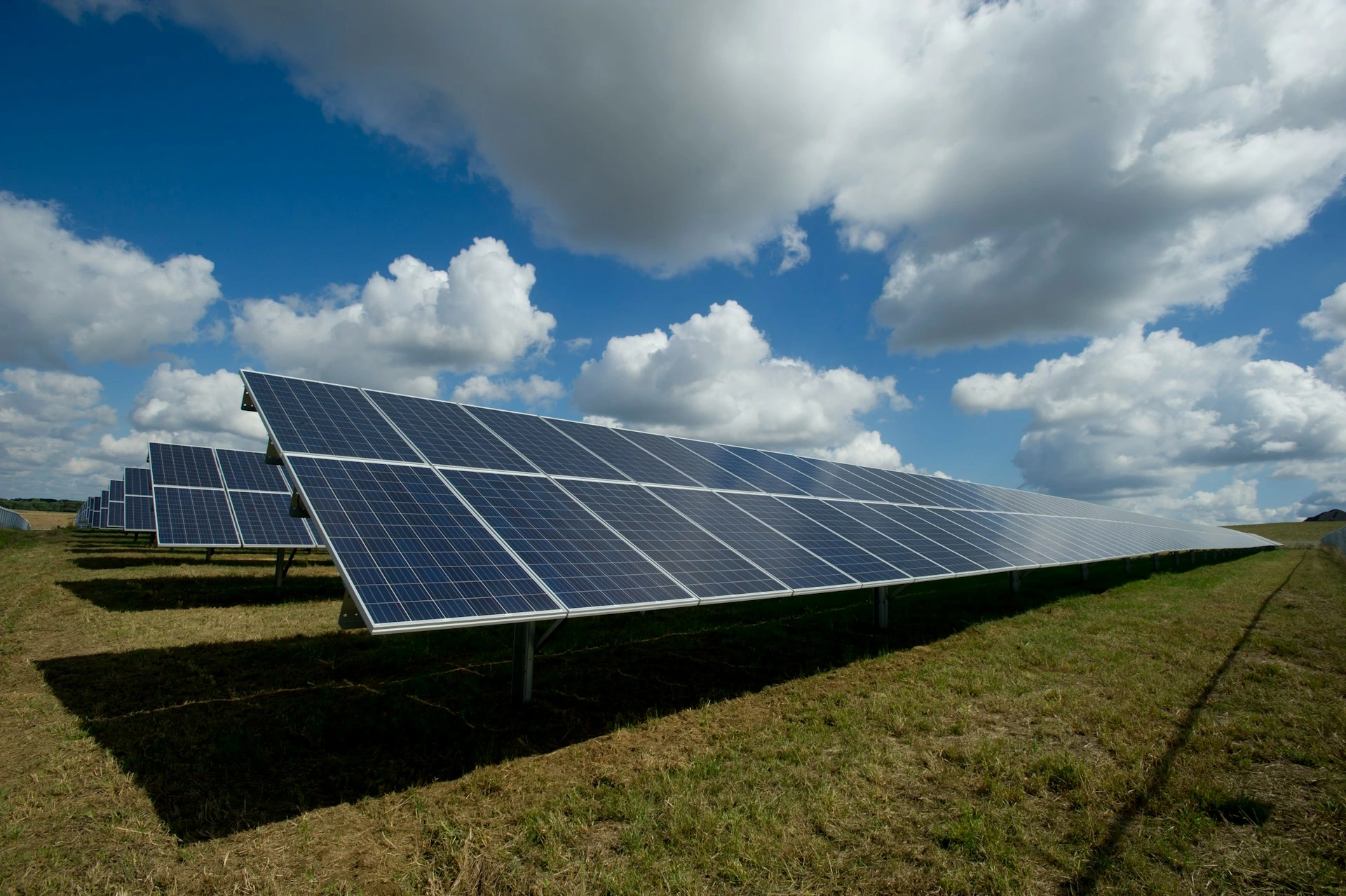 Das norwegische Startup Glint Solar sammelt 8 Millionen Dollar ein, um die Einf&uuml;hrung von Solarenergie in Europa zu beschleunigen.