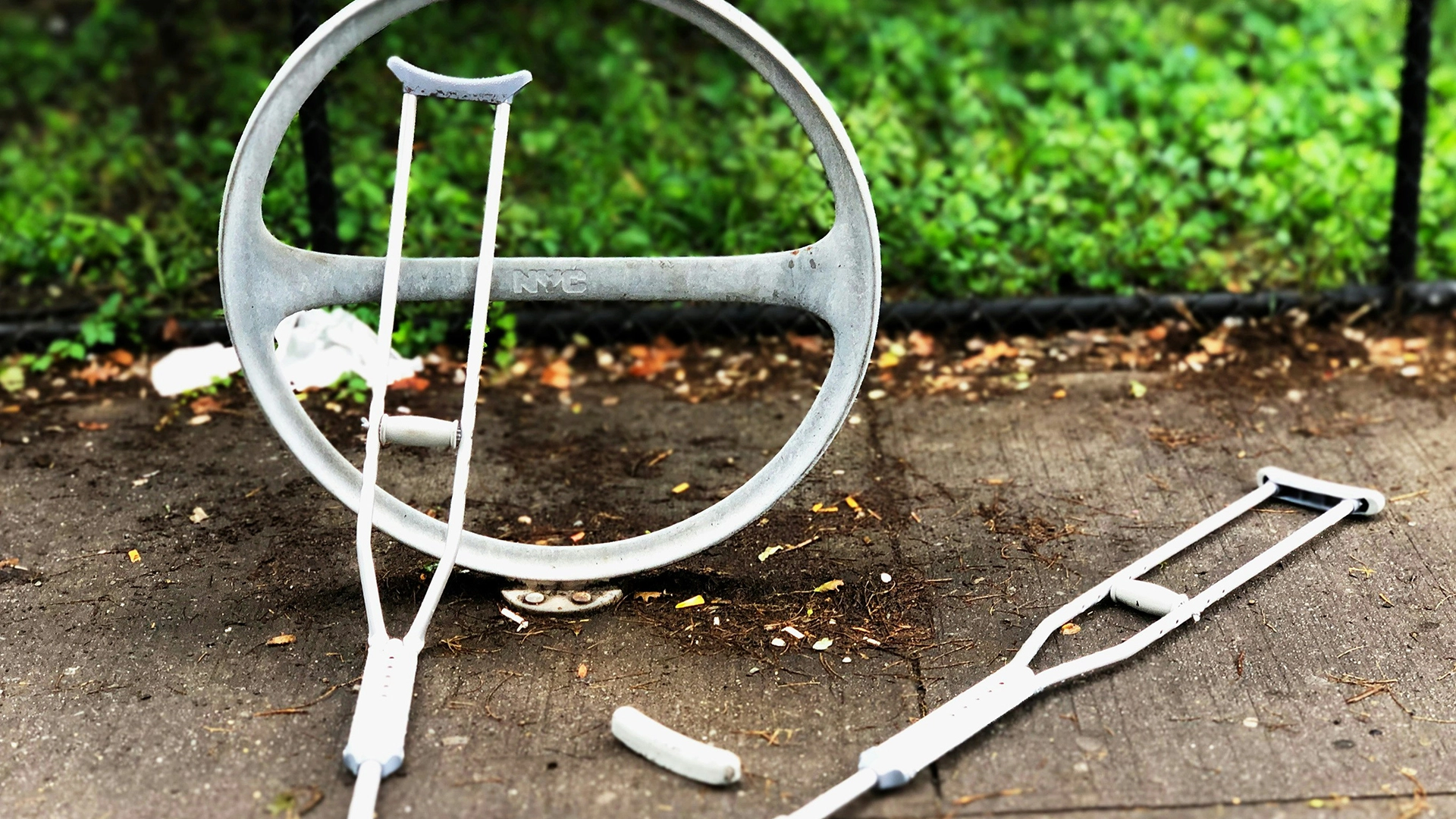 Tragbares KI-Ger&auml;t hilft Schlaganfall-&Uuml;berlebenden, St&uuml;rze in der Reha zu vermeiden